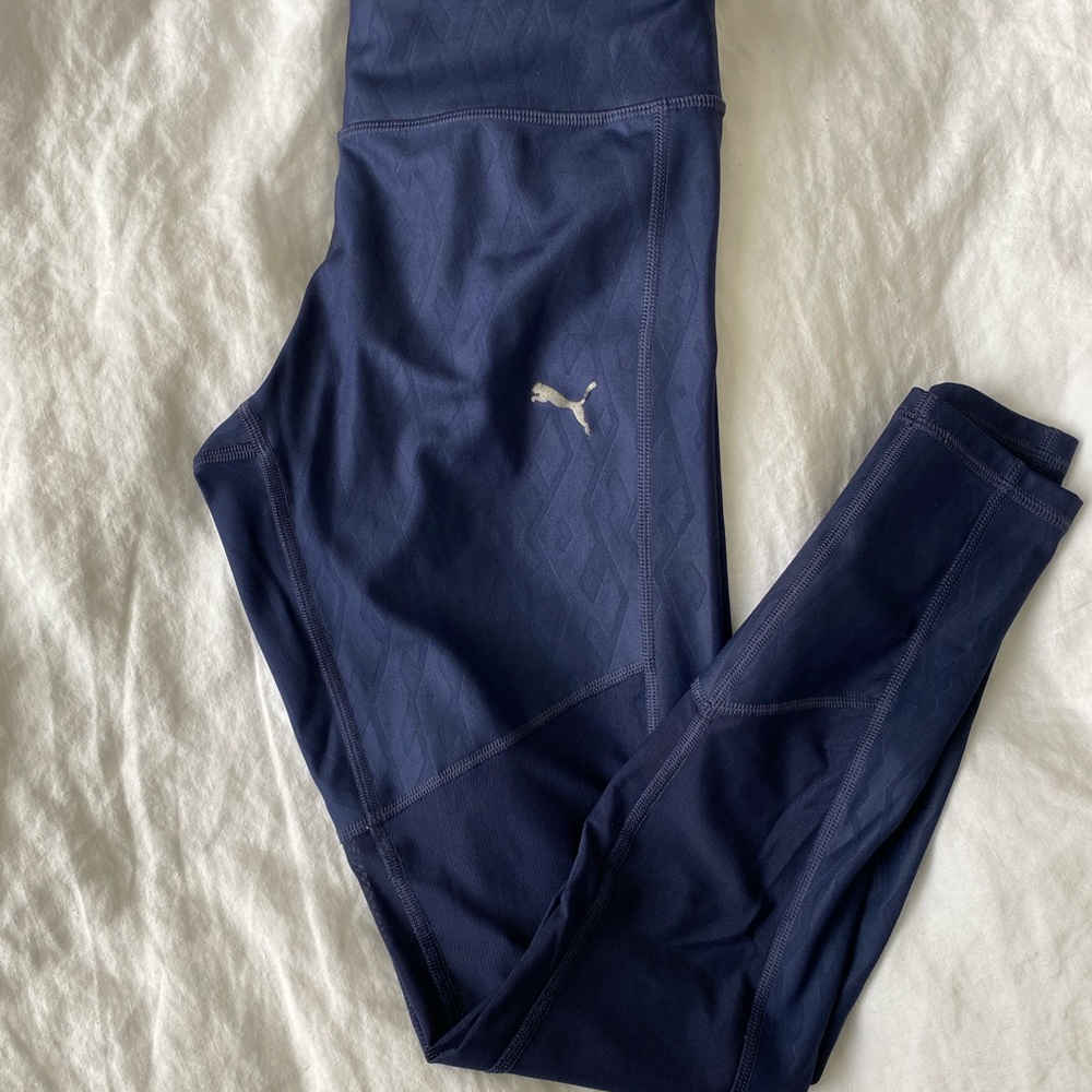 Dark blue Puma leggings in size M